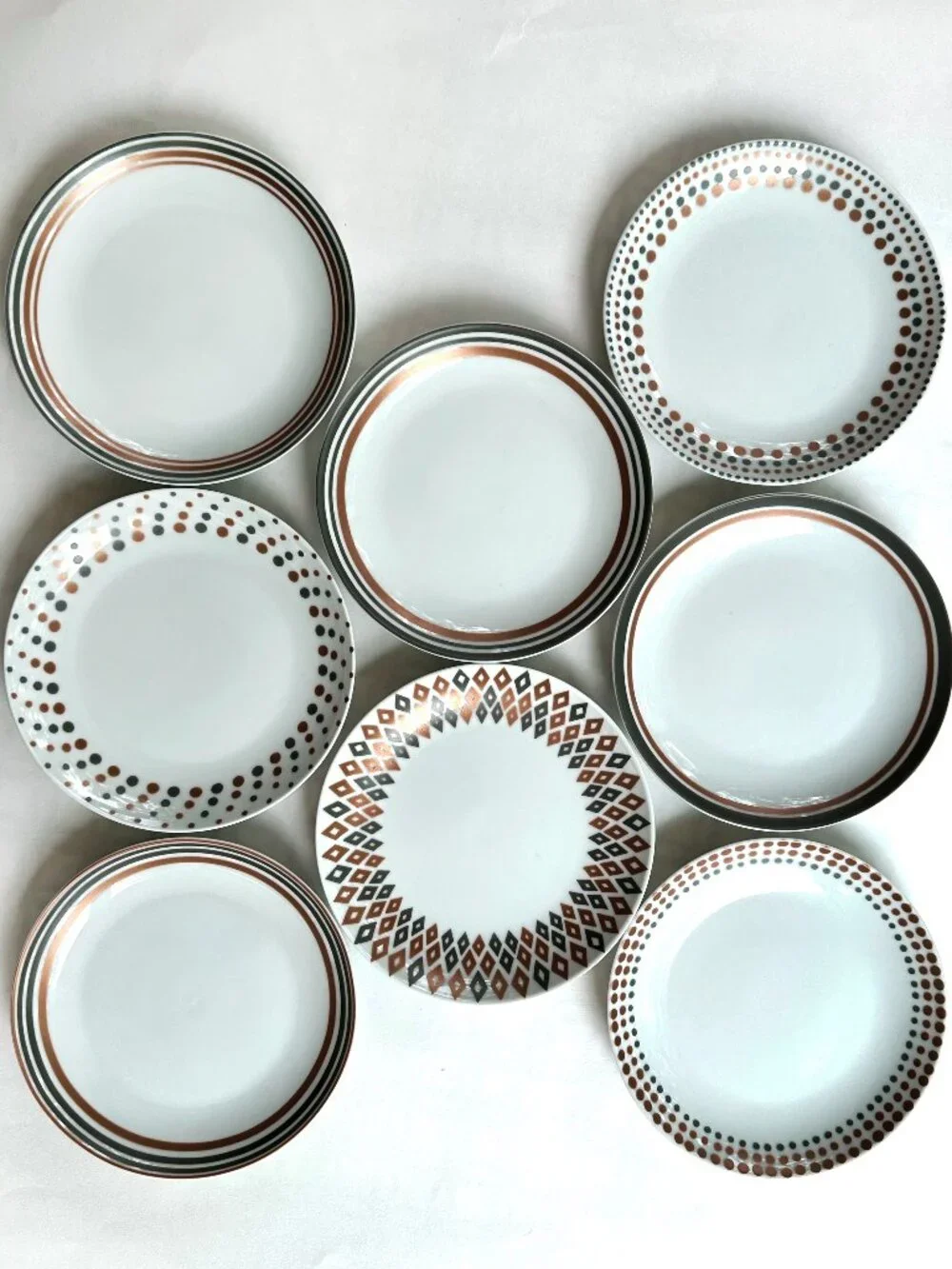 Set of 8 Crate & Barrel Metallic Appetizer / Dessert Plates